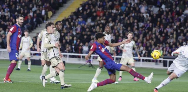 开云体育入口-巴萨平倒数第二，拉总掀桌子，还能怎么办？