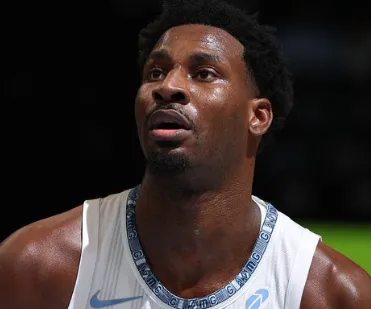 开云体育APP下载-美记：勇士曾与灰熊谈判小贾伦，但随后将重心转向字母哥